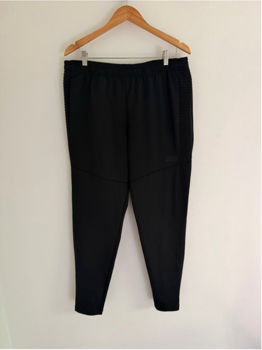 New Balance Men’s Black Tapered Athletic Pants L